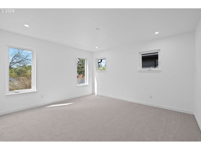 10992 Se Stanley Ave, Milwaukie, OR 97222