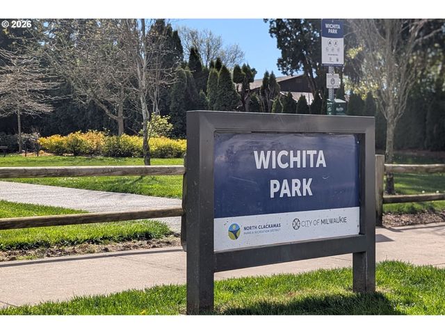 10992 Se Stanley Ave, Milwaukie, OR 97222