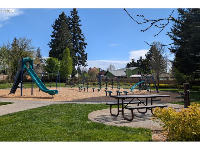 10992 Se Stanley Ave, Milwaukie, OR 97222