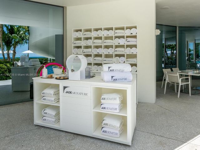 16901 Collins Ave 703, Sunny Isles Beach, FL 33160