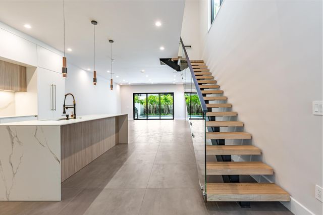 919 NE 17th Terrace A, Fort Lauderdale, FL 33304