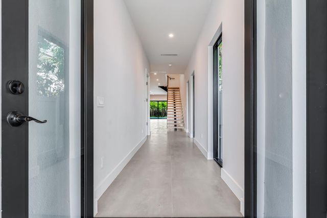 919 NE 17th Terrace A, Fort Lauderdale, FL 33304