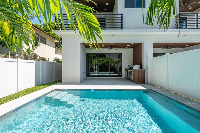 919 NE 17th Terrace A, Fort Lauderdale, FL 33304