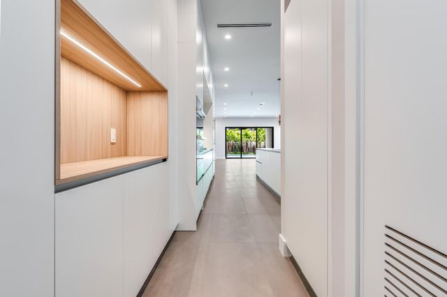 919 NE 17th Terrace A, Fort Lauderdale, FL 33304