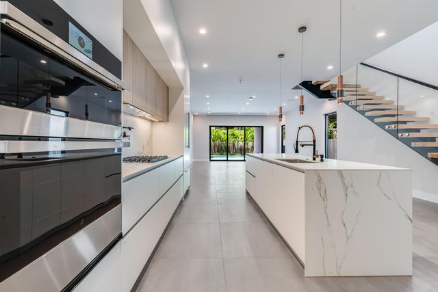 919 NE 17th Terrace A, Fort Lauderdale, FL 33304