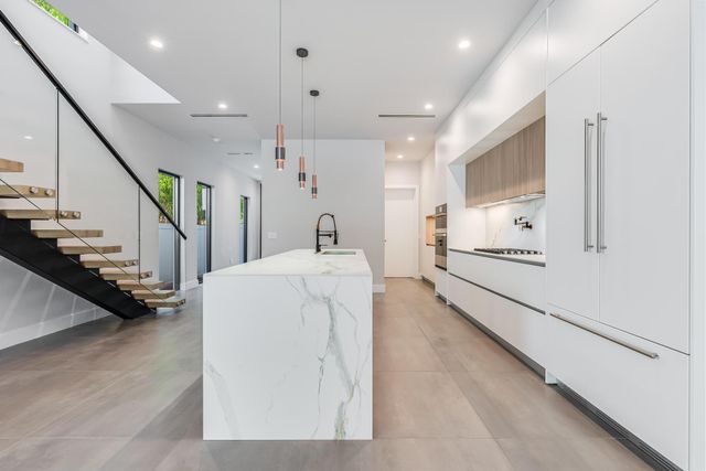 919 NE 17th Terrace A, Fort Lauderdale, FL 33304