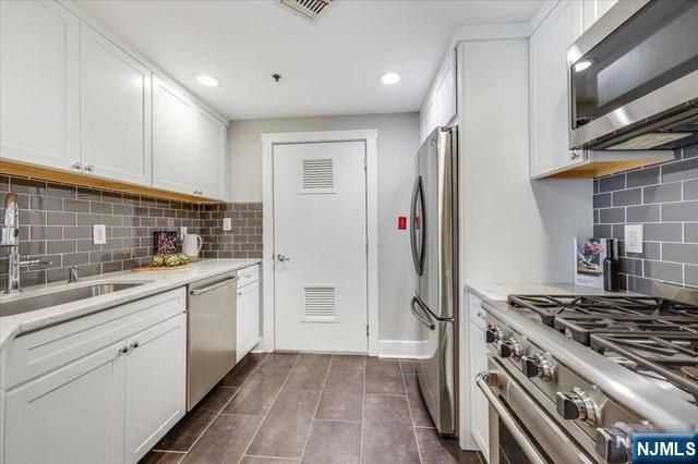 1100 Clinton Street 101, Hoboken, NJ 07030