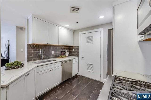 1100 Clinton Street 101, Hoboken, NJ 07030