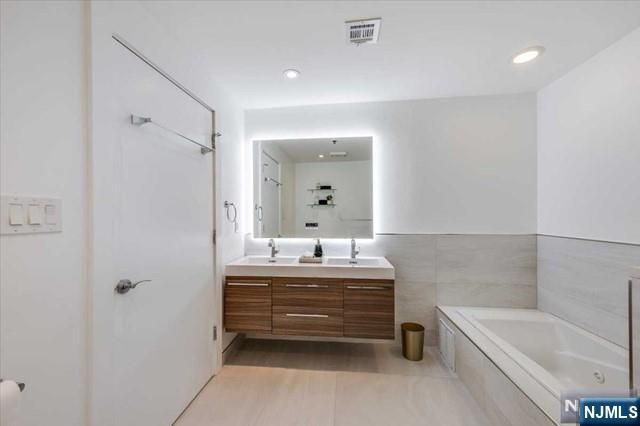 1100 Clinton Street 101, Hoboken, NJ 07030