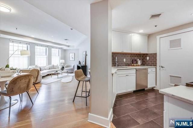 1100 Clinton Street 101, Hoboken, NJ 07030