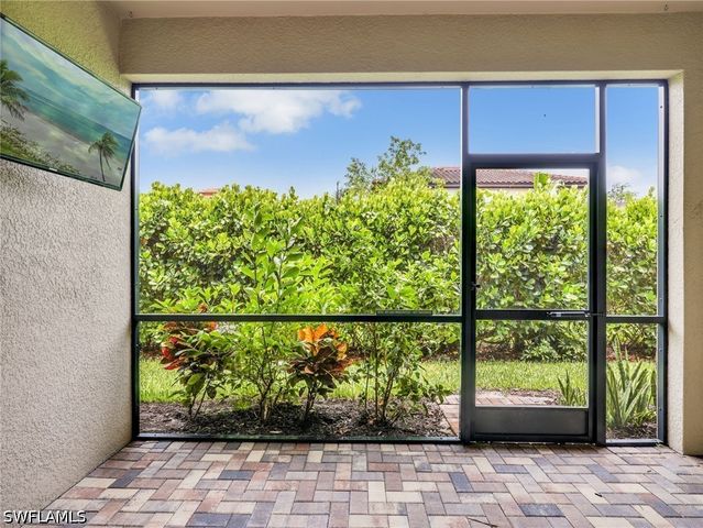 9157 Glenforest DR, Naples, FL 34120