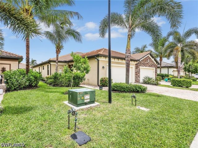 9157 Glenforest DR, Naples, FL 34120