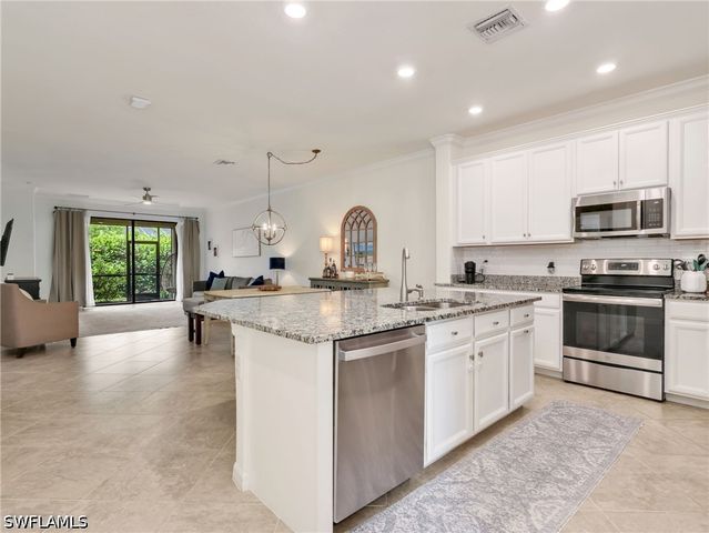 9157 Glenforest DR, Naples, FL 34120