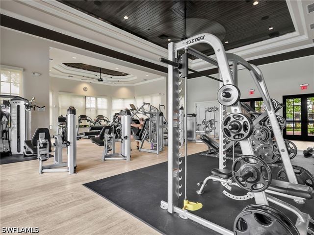 9157 Glenforest DR, Naples, FL 34120