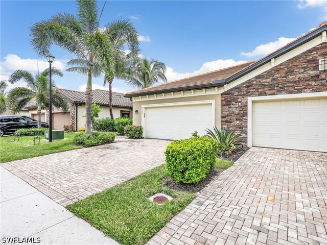 9157 Glenforest DR, Naples, FL 34120
