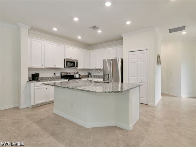 9157 Glenforest DR, Naples, FL 34120