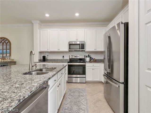 9157 Glenforest DR, Naples, FL 34120