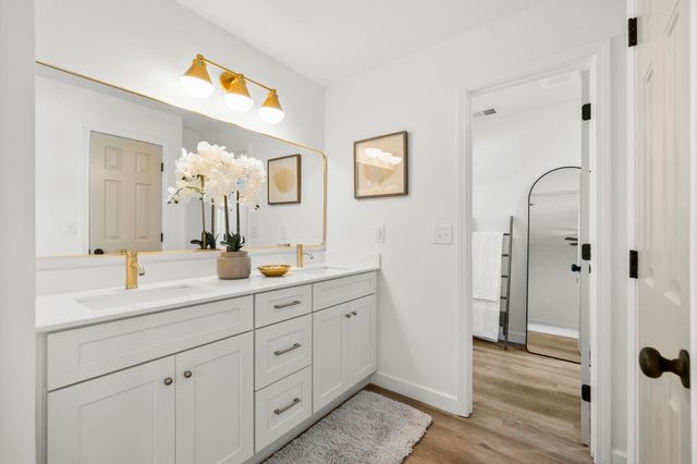 206 Dexter Bend Court, Fountain Inn, SC 29644