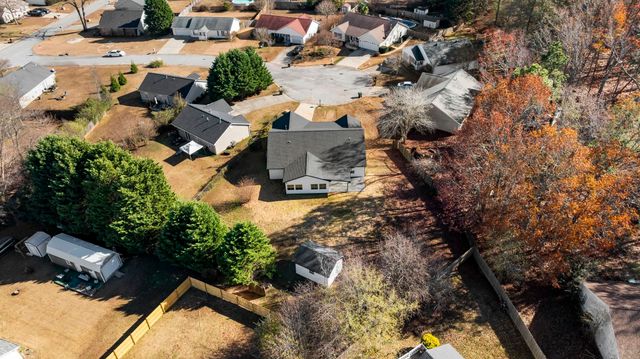 206 Dexter Bend Court, Fountain Inn, SC 29644