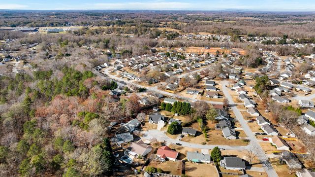 206 Dexter Bend Court, Fountain Inn, SC 29644