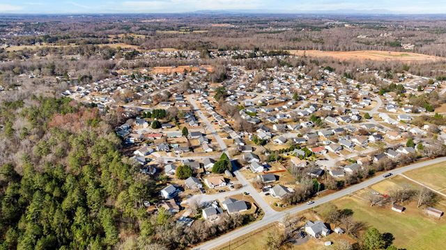 206 Dexter Bend Court, Fountain Inn, SC 29644