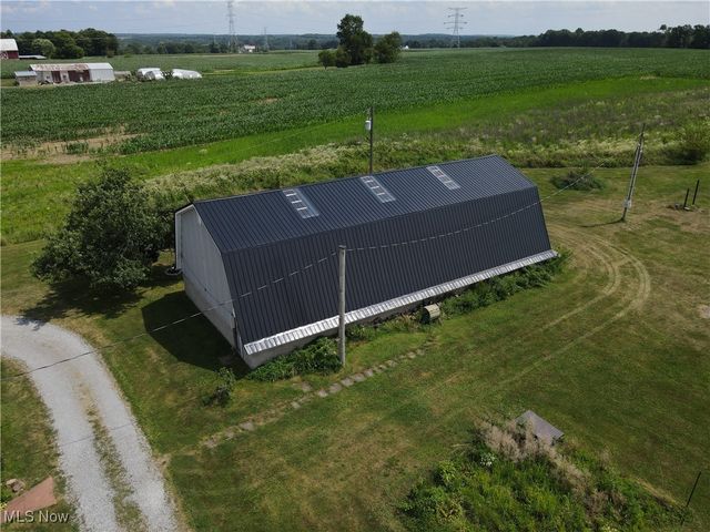 3079 W South Range Road, Columbiana, OH 44408