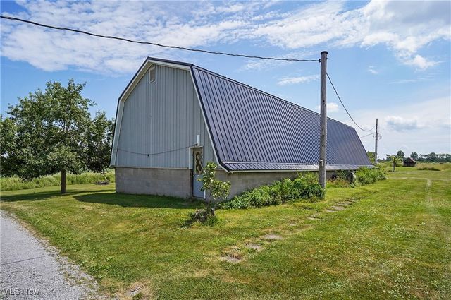 3079 W South Range Road, Columbiana, OH 44408