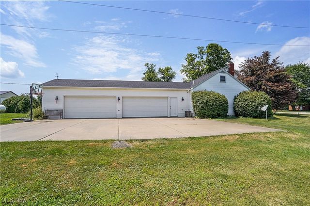 3079 W South Range Road, Columbiana, OH 44408