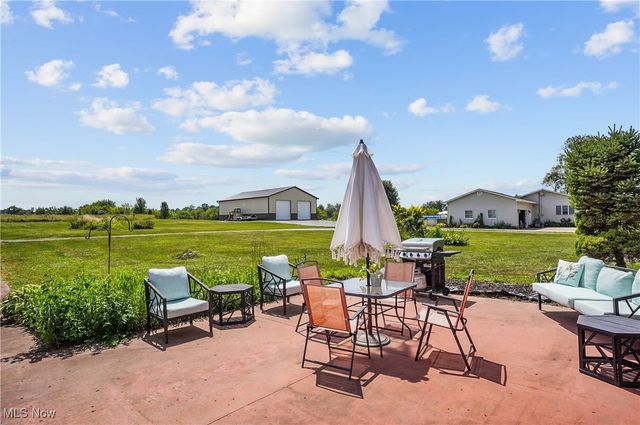 3079 W South Range Road, Columbiana, OH 44408