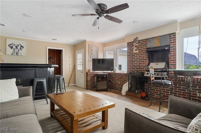 3079 W South Range Road, Columbiana, OH 44408