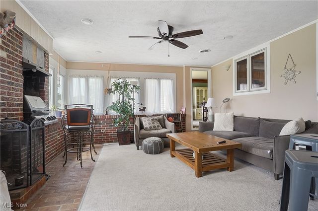 3079 W South Range Road, Columbiana, OH 44408