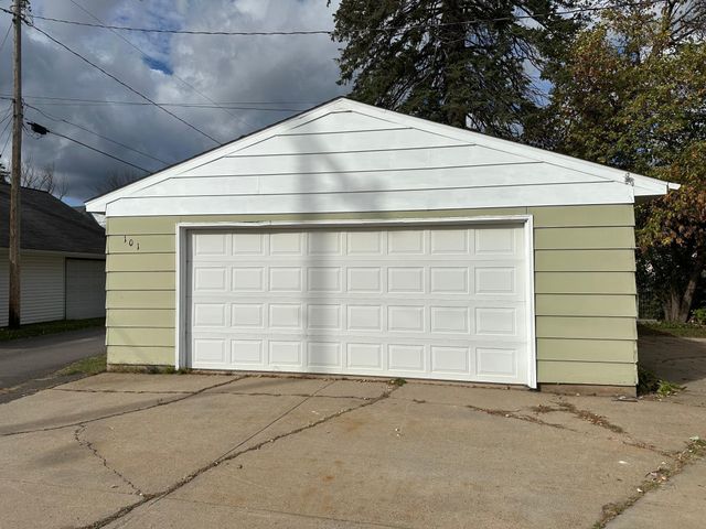 101 N Fayal Avenue, Eveleth, MN 55734