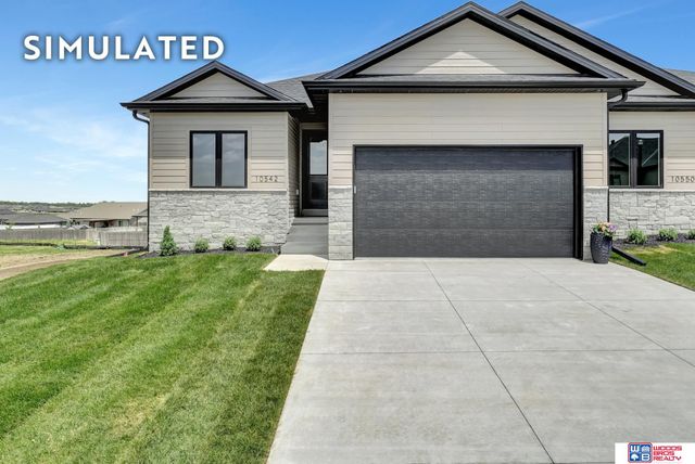 10514 Majestic Lane, Lincoln, NE 68527