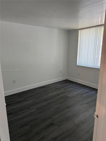 1740 NW N River Dr 325, Miami, FL 33125