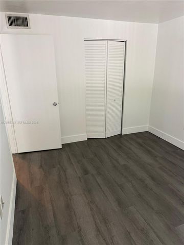 1740 NW N River Dr 325, Miami, FL 33125