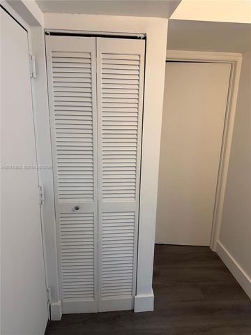 1740 NW N River Dr 325, Miami, FL 33125