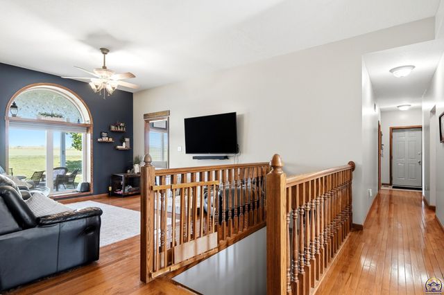 5919 NE Shaffer RD, Topeka, KS 66617