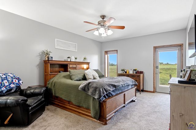 5919 NE Shaffer RD, Topeka, KS 66617