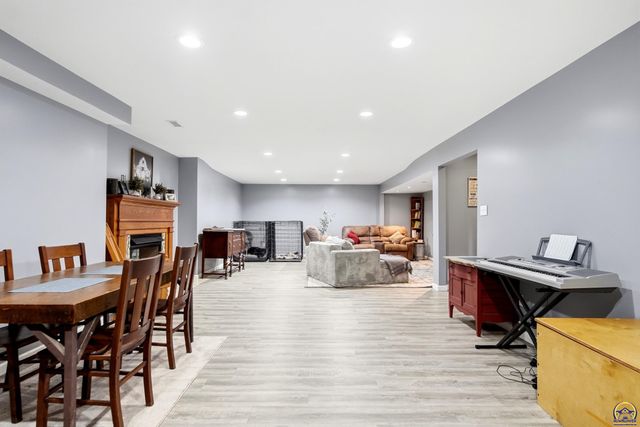 5919 NE Shaffer RD, Topeka, KS 66617