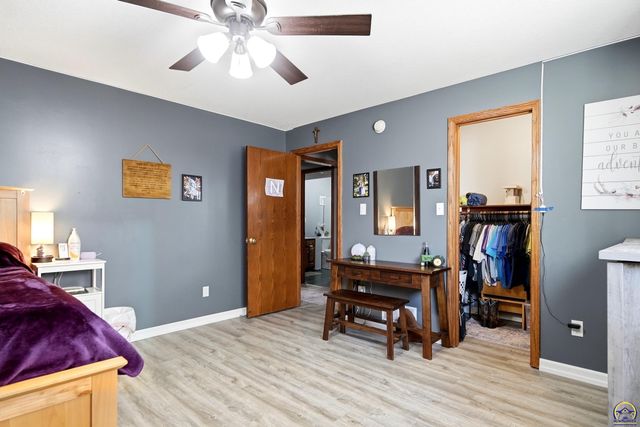 5919 NE Shaffer RD, Topeka, KS 66617