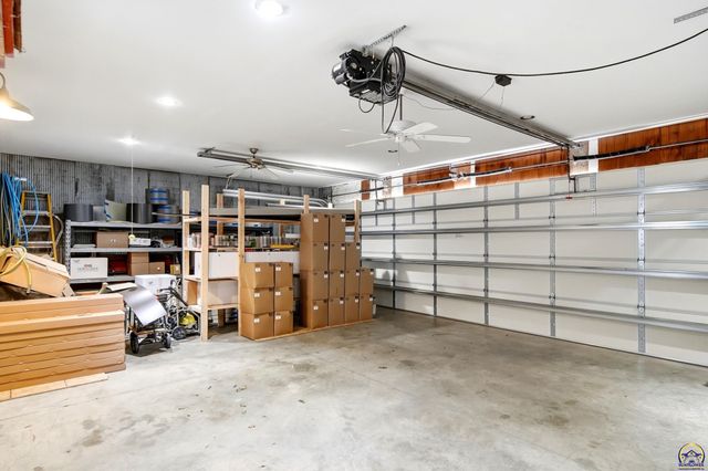 5919 NE Shaffer RD, Topeka, KS 66617
