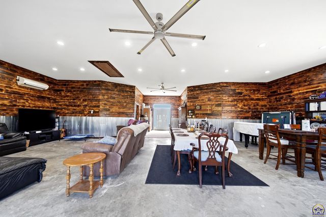 5919 NE Shaffer RD, Topeka, KS 66617