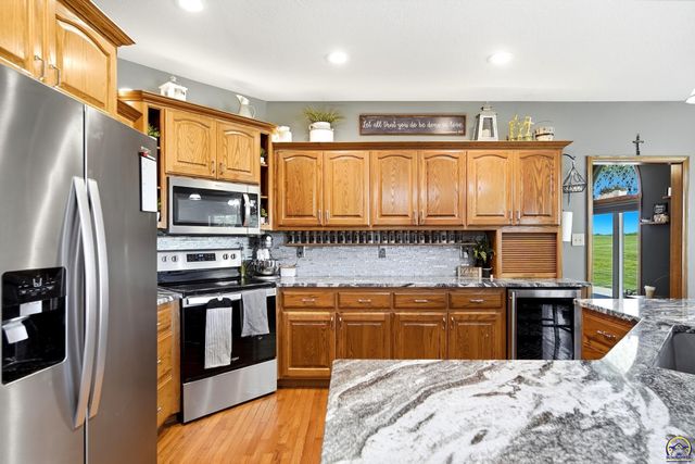 5919 NE Shaffer RD, Topeka, KS 66617