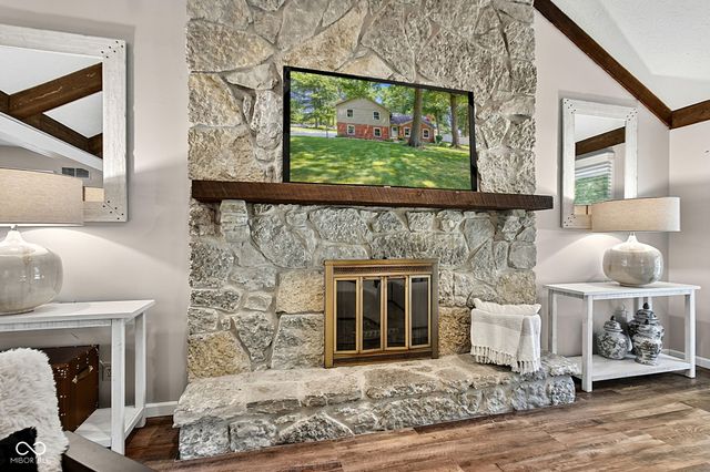 1336 S Heron Drive E, New Palestine, IN 46163
