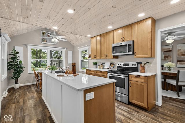 1336 S Heron Drive E, New Palestine, IN 46163