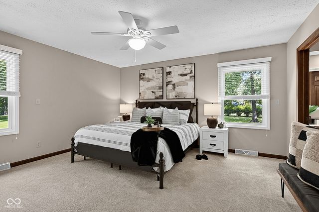 1336 S Heron Drive E, New Palestine, IN 46163