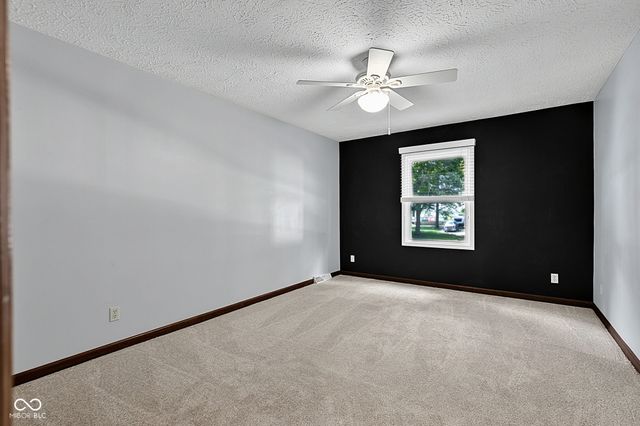 1336 S Heron Drive E, New Palestine, IN 46163