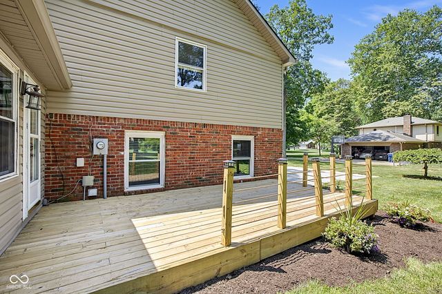 1336 S Heron Drive E, New Palestine, IN 46163