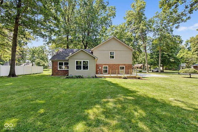 1336 S Heron Drive E, New Palestine, IN 46163