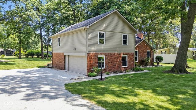 1336 S Heron Drive E, New Palestine, IN 46163